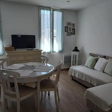 Toulon, Soleil Et Douceur I *