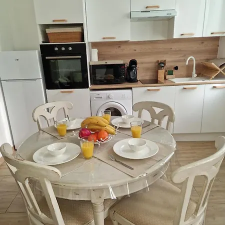 Toulon, Soleil Et Douceur I *